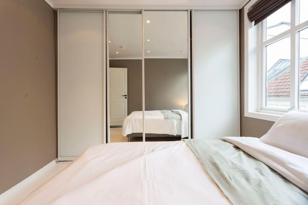 New! Modern Top Floor Apartment In Historic Area! Bergen Extérieur photo
